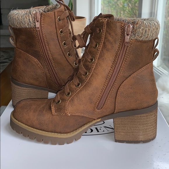 NWOT Steve Madden heeled booties 5.5 with box - Picture 5 of 5